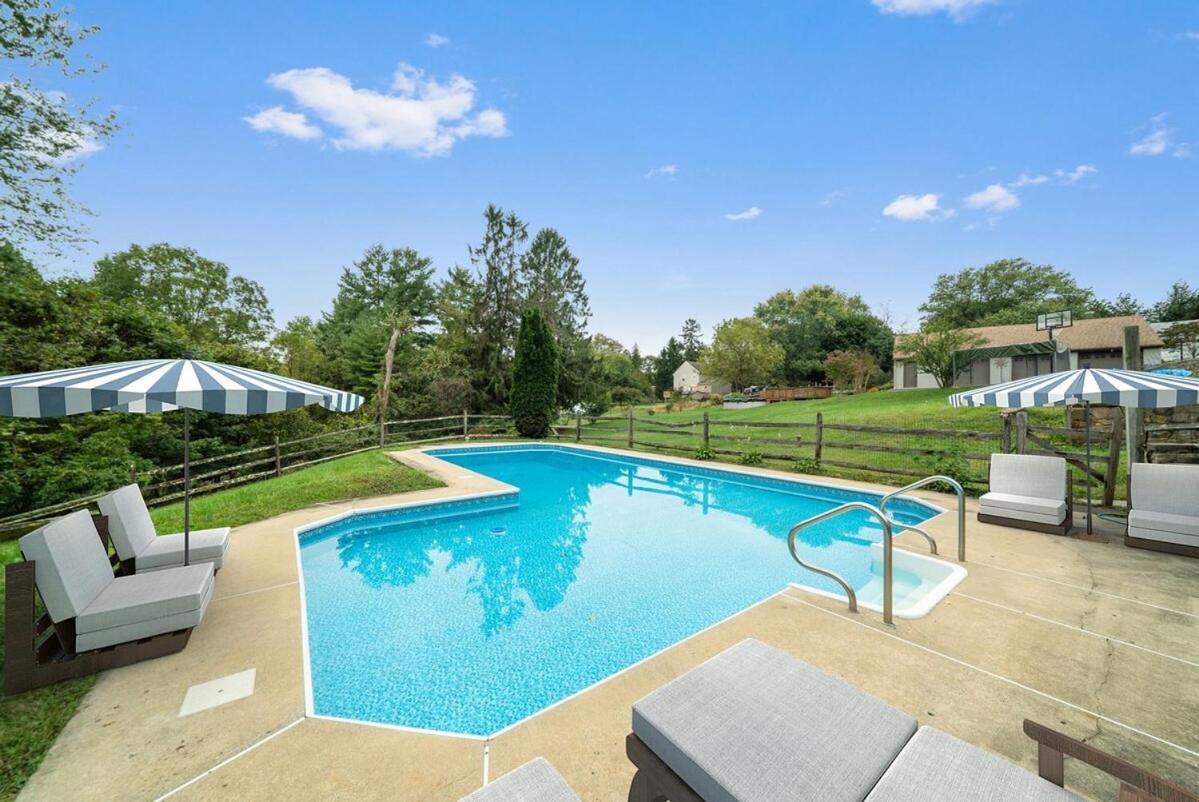 Comfort, Fun, & Charming - 5BR Oasis with Pool Coatesville Exterior foto